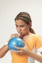 gymnic-over-ki-mala-pilka-do-cwiczen